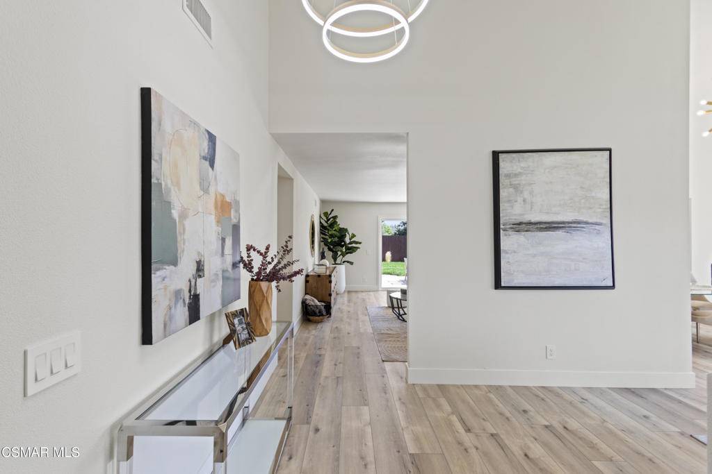 Thousand Oaks, CA 91360,416 Camino Dos Palos