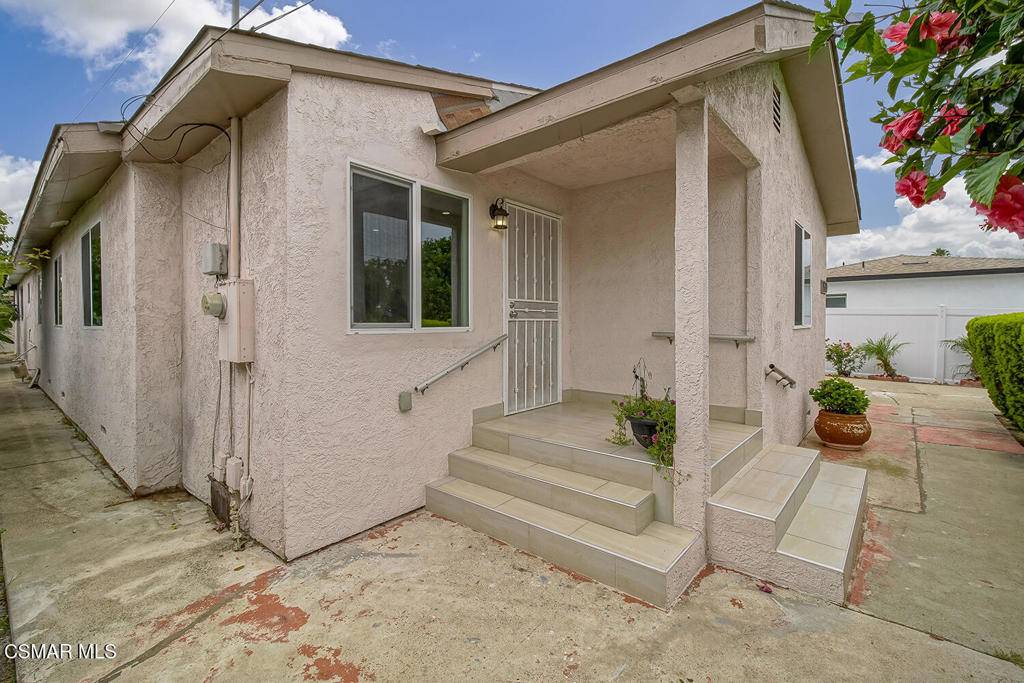 Los Angeles, CA 90047,1520 W 107th ST