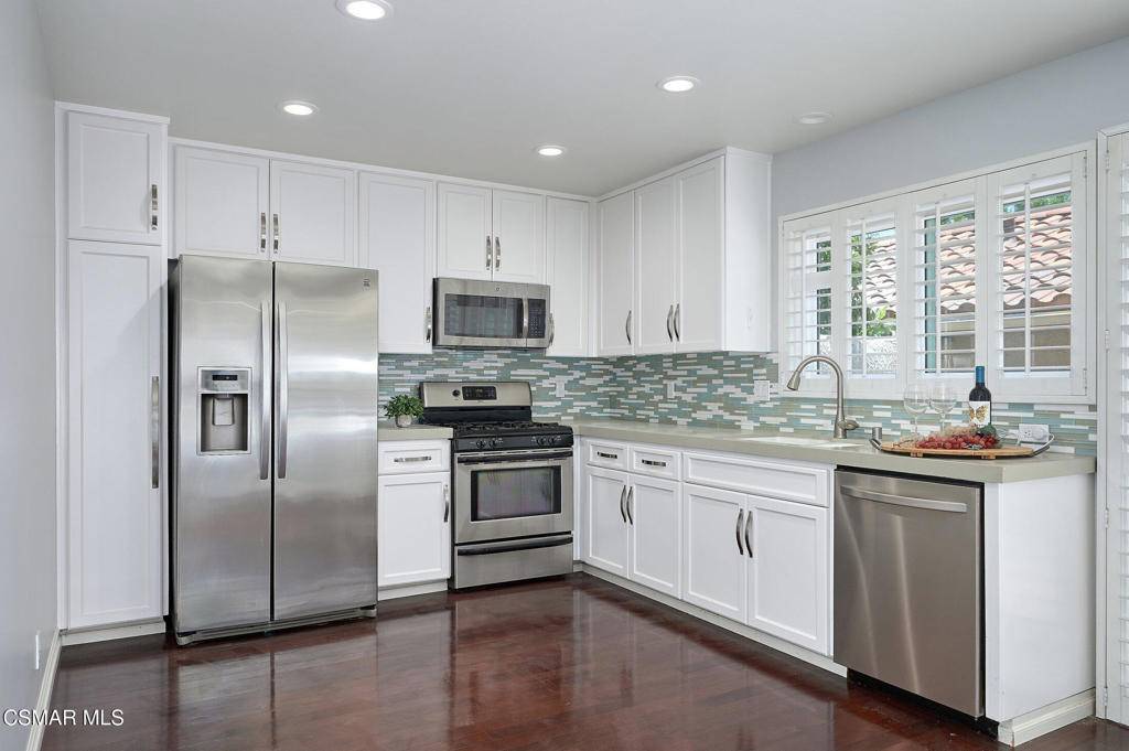 West Hills, CA 91307,24425 Vanowen ST #82