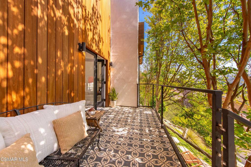 Agoura Hills, CA 91301,28333 Foothill DR