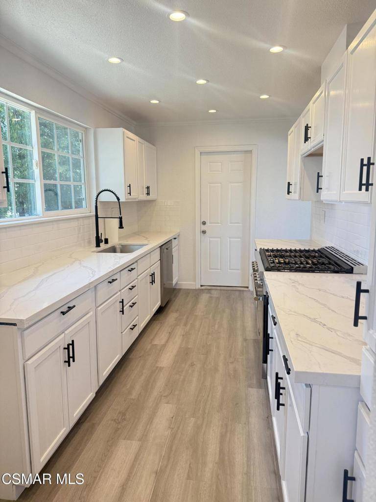 Thousand Oaks, CA 91360,1449 Calle Durazno