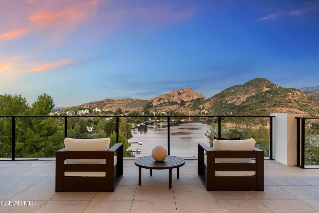 Westlake Village, CA 91361,461 Lake Sherwood DR