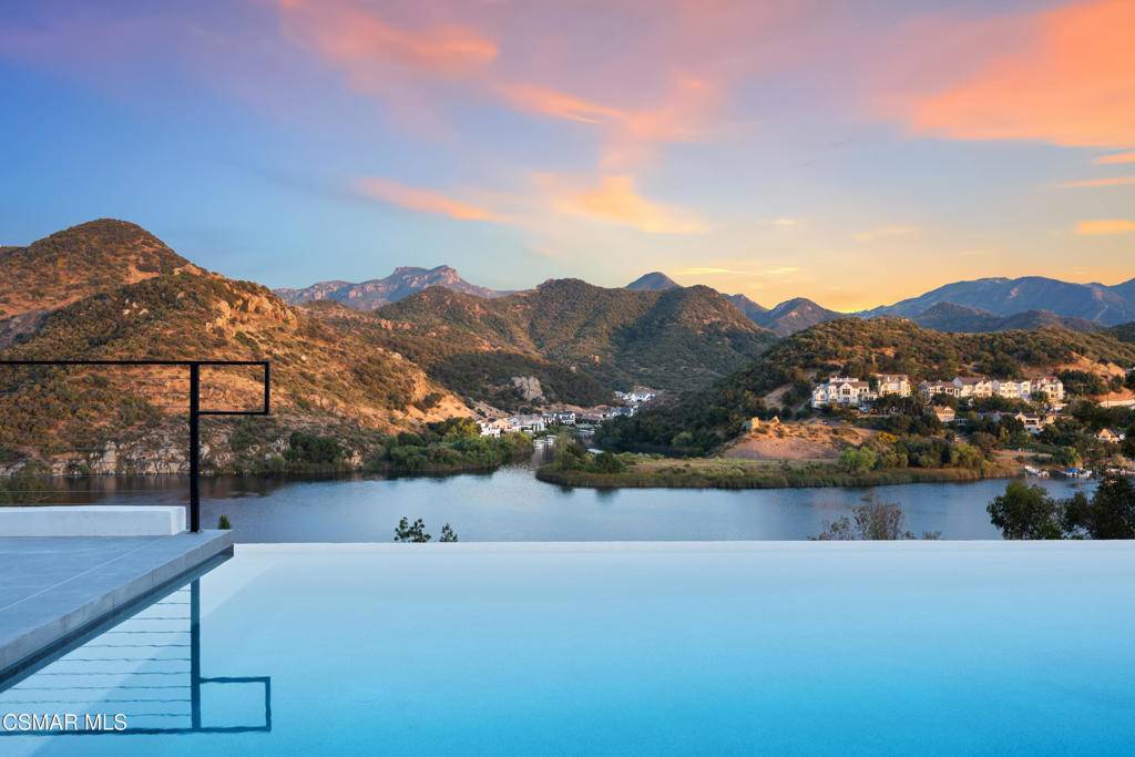 Westlake Village, CA 91361,461 Lake Sherwood DR