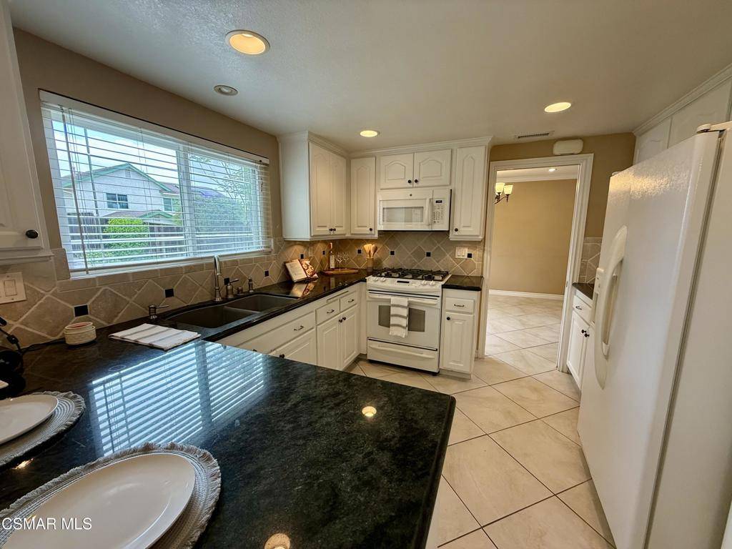 Newbury Park, CA 91320,806 San Simeon DR