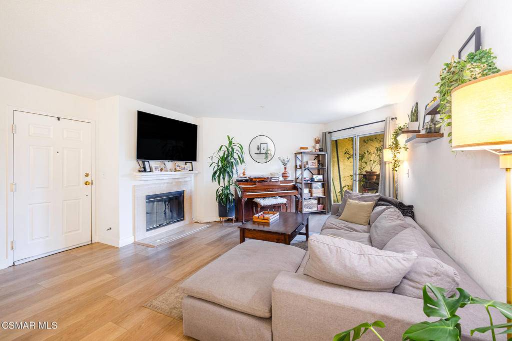 Oak Park, CA 91377,5744 Oak Bend LN #107