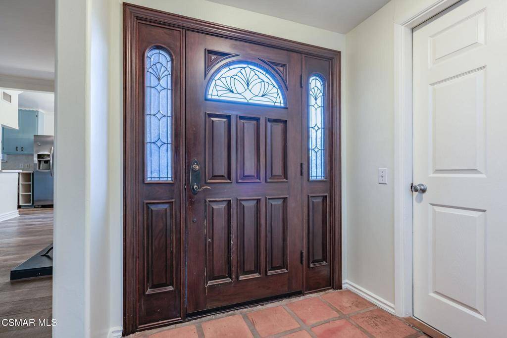 Woodland Hills, CA 91367,22637 Mariano ST