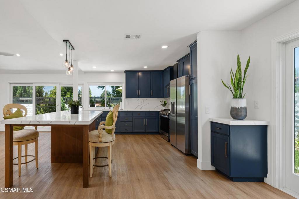 Westlake Village, CA 91361,2257 Glastonbury RD