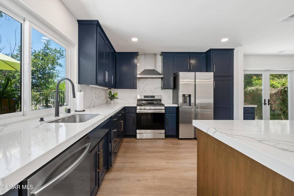 Westlake Village, CA 91361,2257 Glastonbury RD