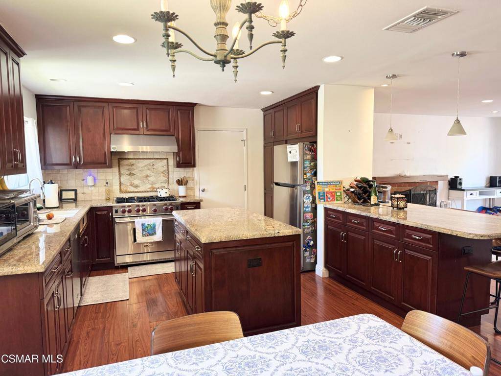 Calabasas, CA 91302,5808 Greenview RD
