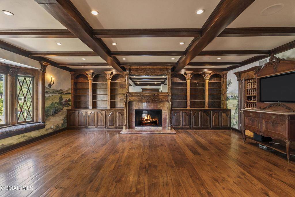 Agoura Hills, CA 91301,1561 Lookout DR