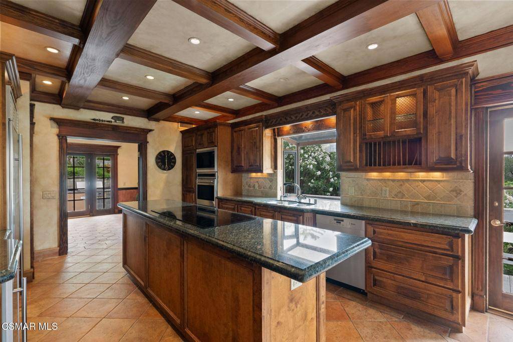 Agoura Hills, CA 91301,1561 Lookout DR