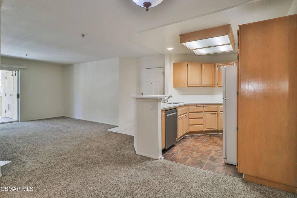 Oak Park, CA 91377,5837 Oak Bend LN #310