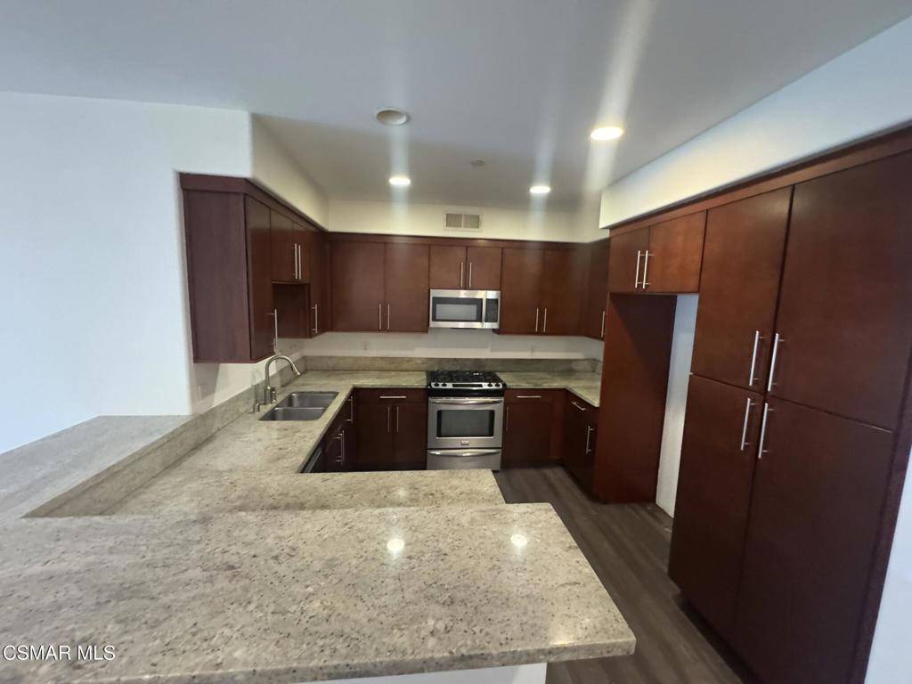 Sherman Oaks, CA 91401,14412 Killion ST #102
