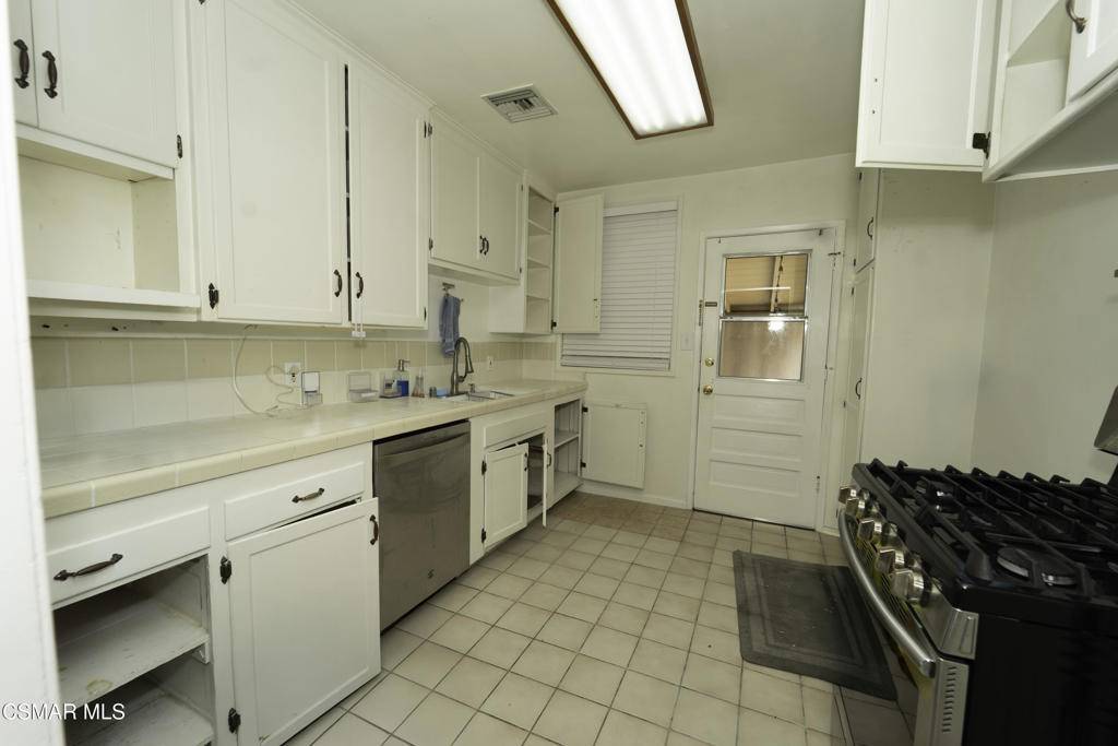 Encino, CA 91316,5834 Balcom AVE