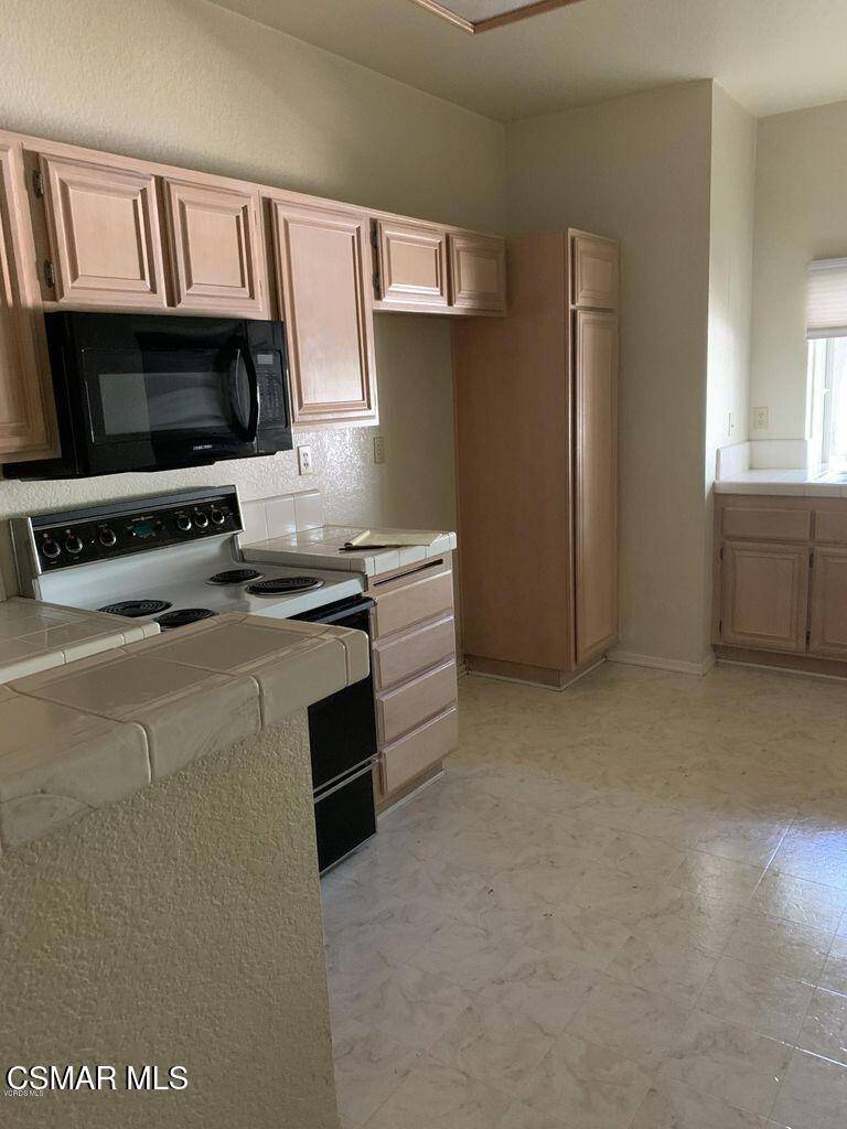 Oak Park, CA 91377,640 Indian Oak LN #107