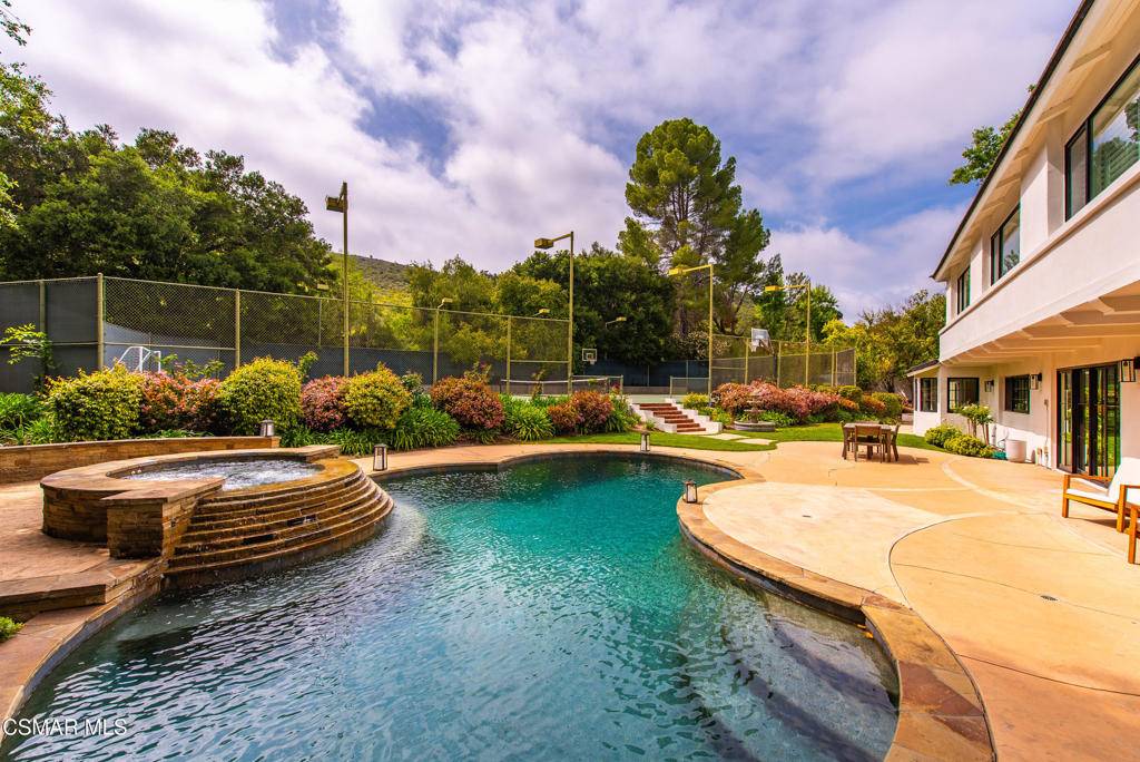 Westlake Village, CA 91362,1211 Ridgecrest PL