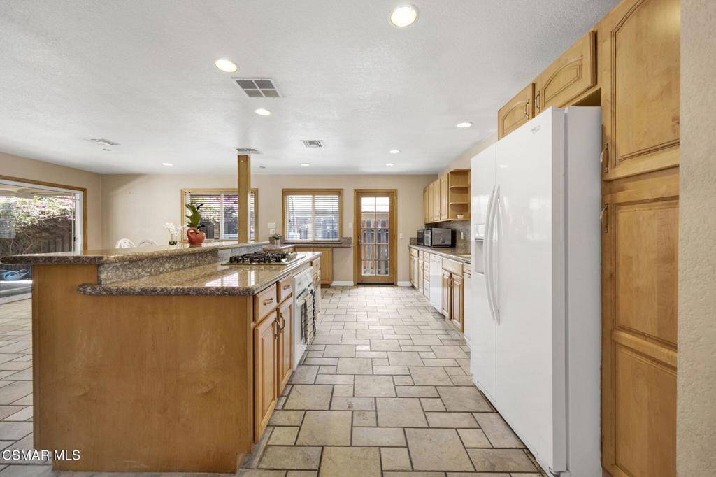Northridge, CA 91324,9324 Geyser AVE