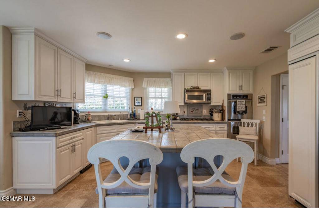 Simi Valley, CA 93063,1029 Alta Vista RD