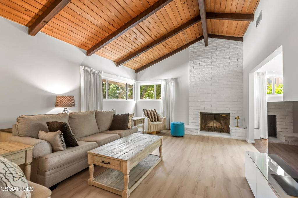 Woodland Hills, CA 91364,4230 Canoga AVE