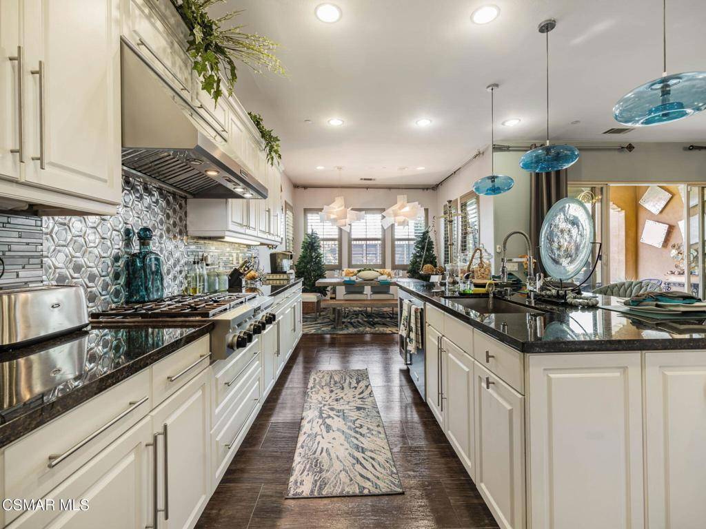 Saugus, CA 91350,27636 Camellia DR