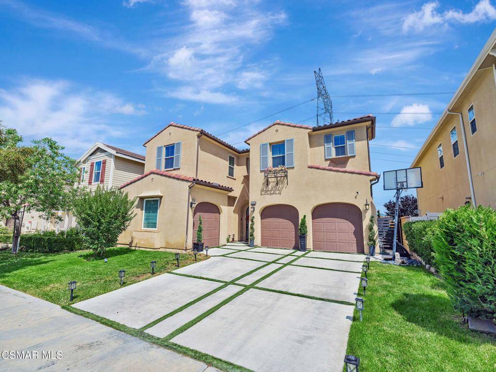 Saugus, CA 91350,27636 Camellia DR