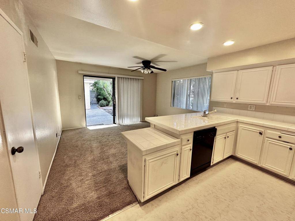 Westlake Village, CA 91361,2866 Lakeridge LN