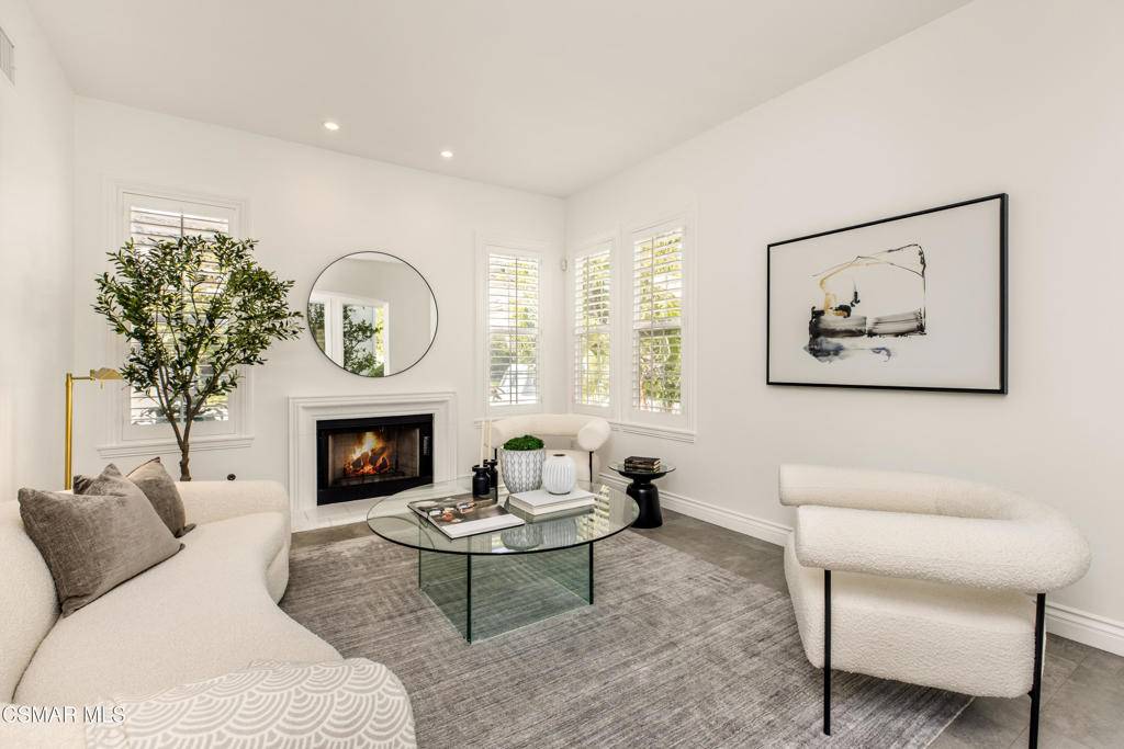 Oak Park, CA 91377,6072 Mandeville PL
