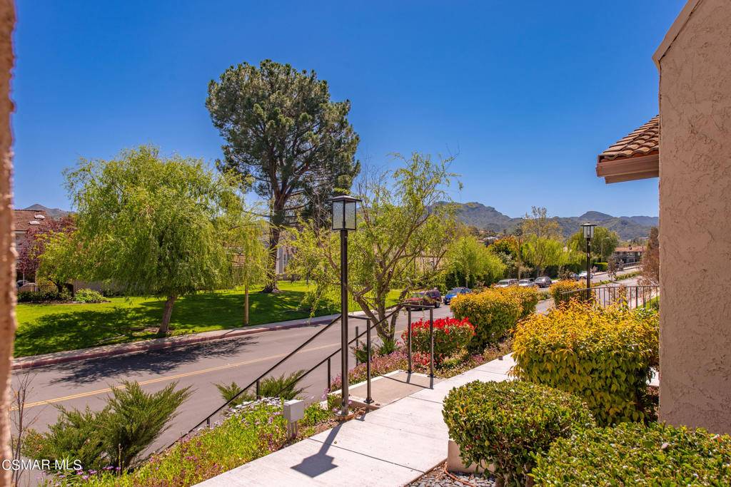 Westlake Village, CA 91361,2834 Lakeridge LN