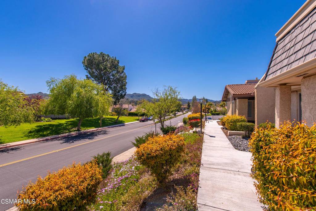 Westlake Village, CA 91361,2834 Lakeridge LN