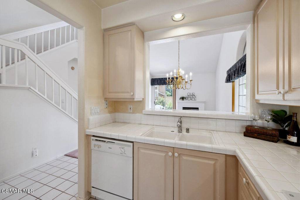 Oak Park, CA 91377,4822 Parma DR