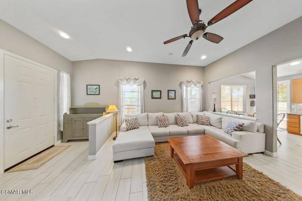 Simi Valley, CA 93065,998 Donner AVE