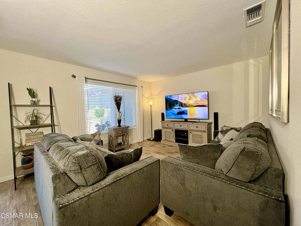 Sacramento, CA 95823,197 Creekside CIR