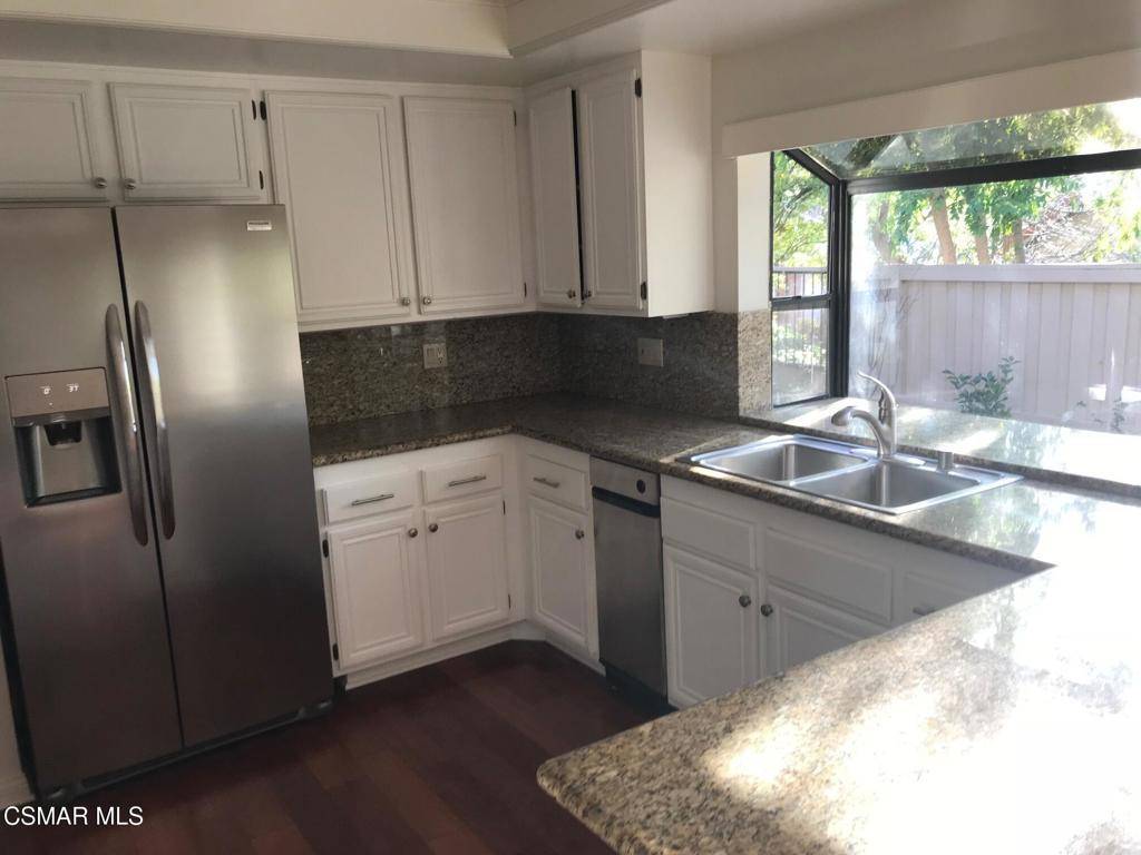 Westlake Village, CA 91362,637 Arroyo Oaks DR
