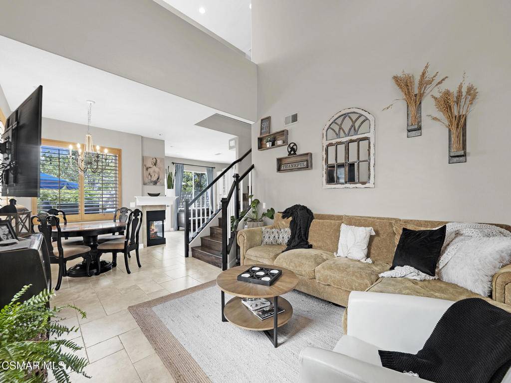 Simi Valley, CA 93065,293 Springmist LN