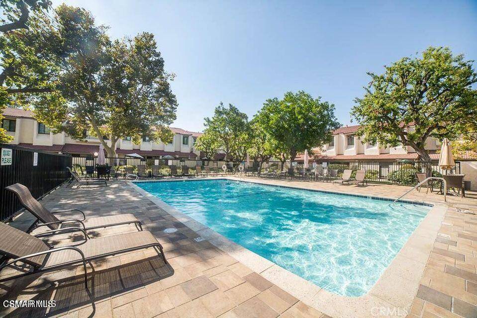 Tarzana, CA 91356,18220 Oxnard ST #105