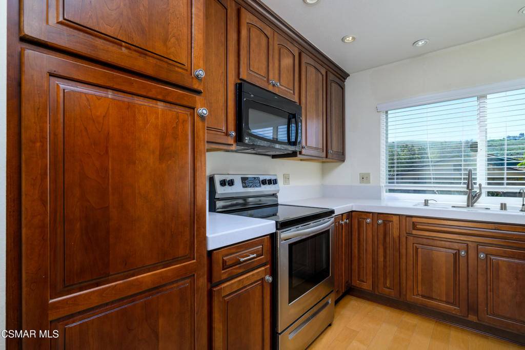 Thousand Oaks, CA 91362,2202 Park PL