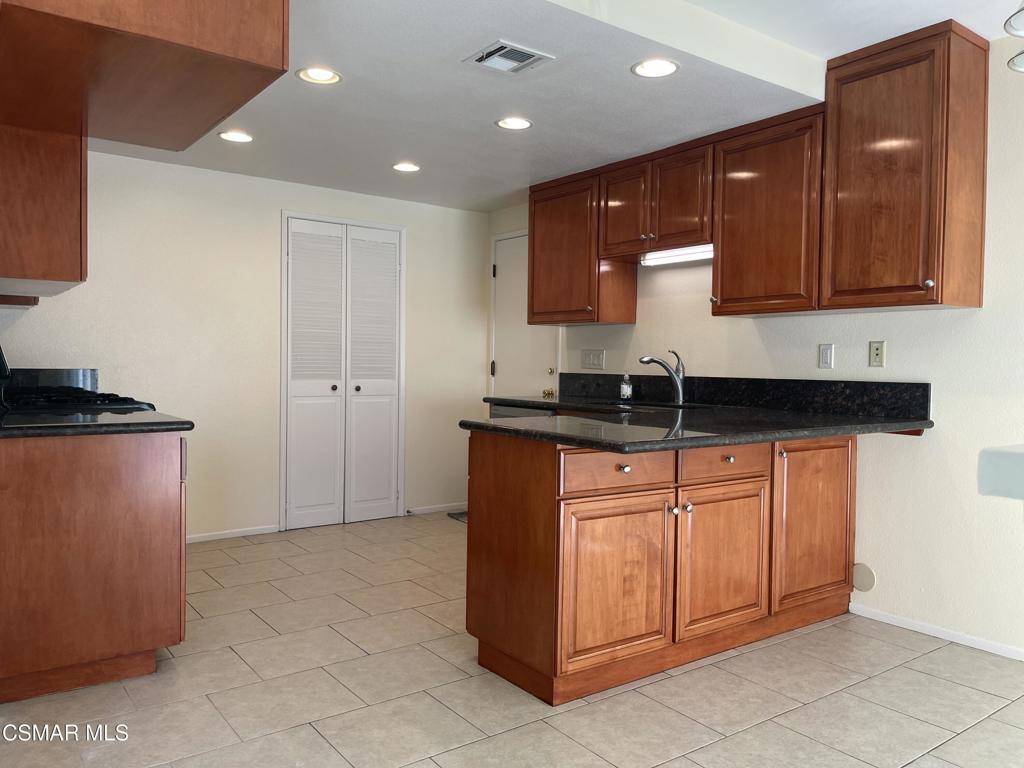Thousand Oaks, CA 91362,1788 E Avenida De Las Flores