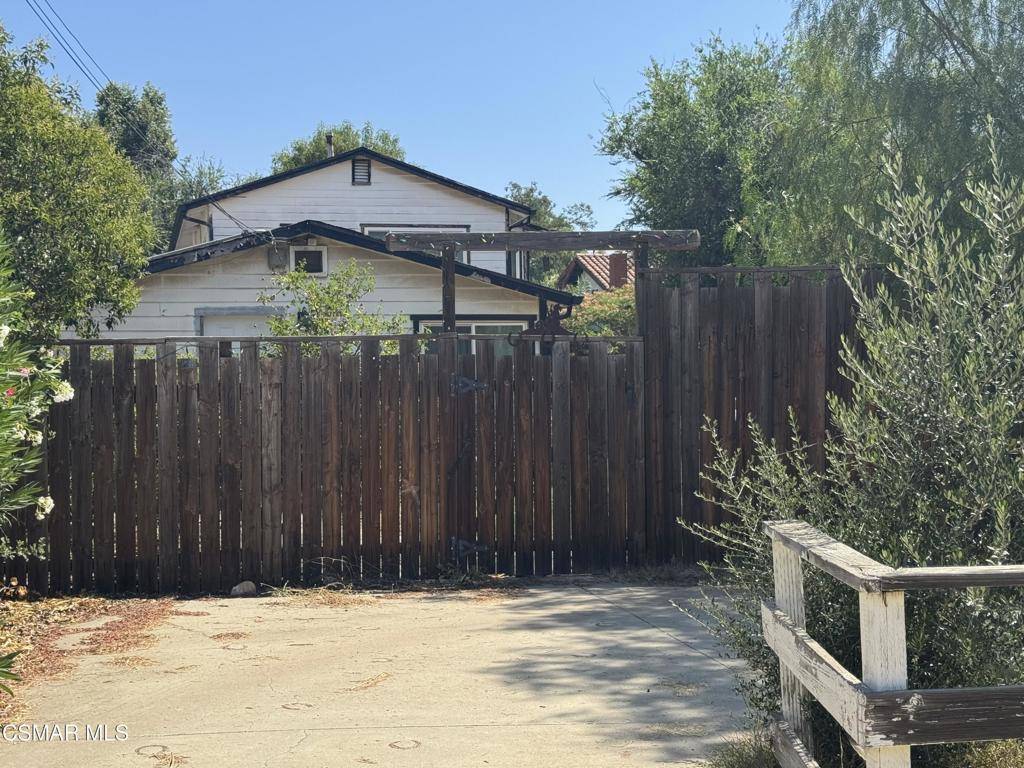 Agoura Hills, CA 91301,28245 W Driver AVE