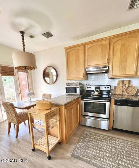 Westlake Village, CA 91361,32502 Pinebluff PL