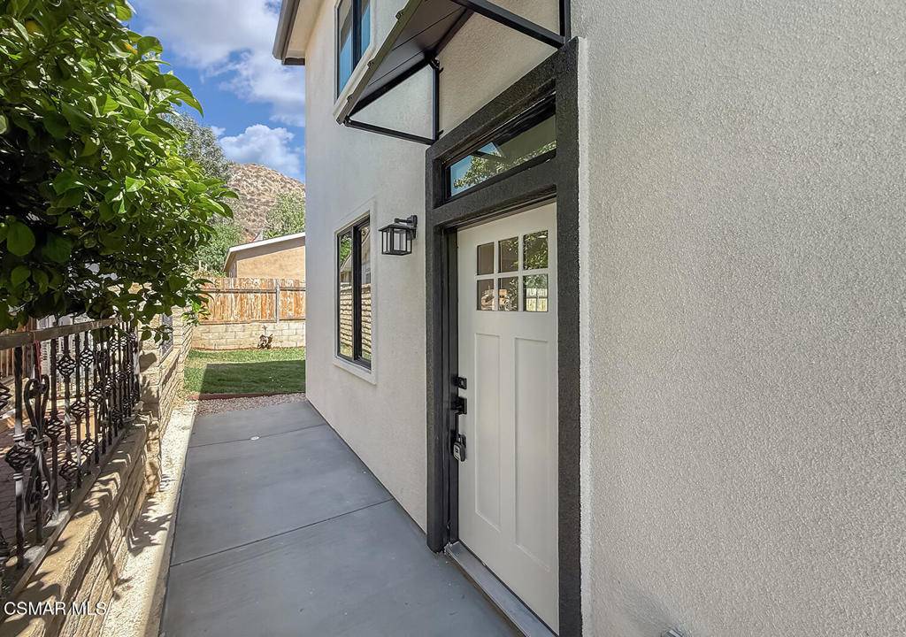 CA 91384,28722 Lincoln AVE
