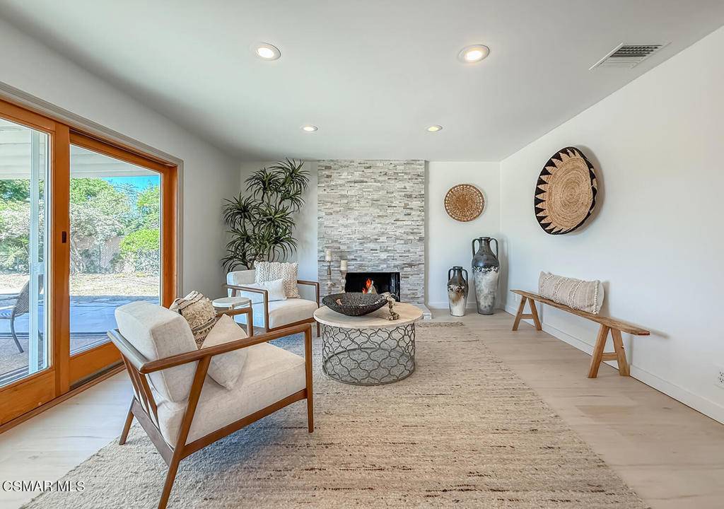 Thousand Oaks, CA 91360,166 Sandberg ST