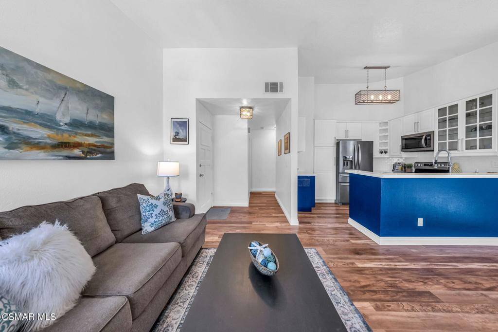 Thousand Oaks, CA 91362,2450 Pleasant WAY #N