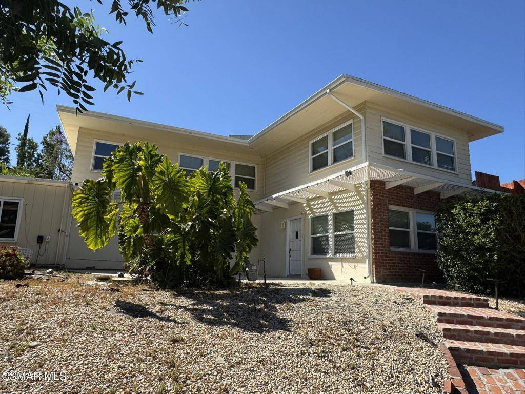 Woodland Hills, CA 91364,22319 Macfarlane DR