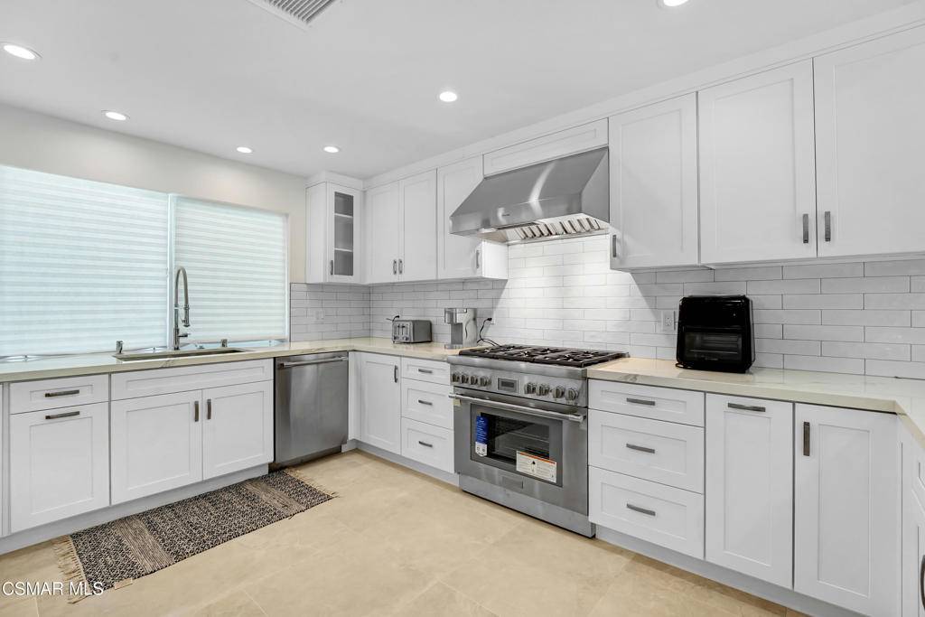 Simi Valley, CA 93065,2718 Licia PL