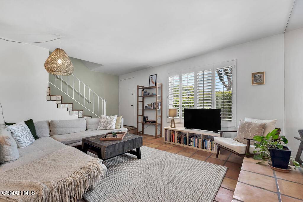 Thousand Oaks, CA 91361,224 Green Lea PL