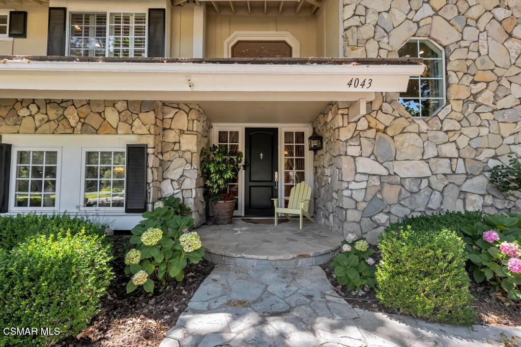 Westlake Village, CA 91362,4043 Cresthaven DR