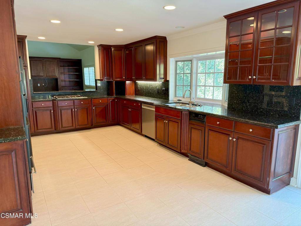 Westlake Village, CA 91361,829 Sorrelwood CT