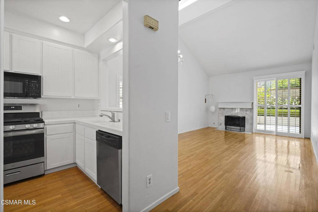 Oak Park, CA 91377,421 Dante WAY