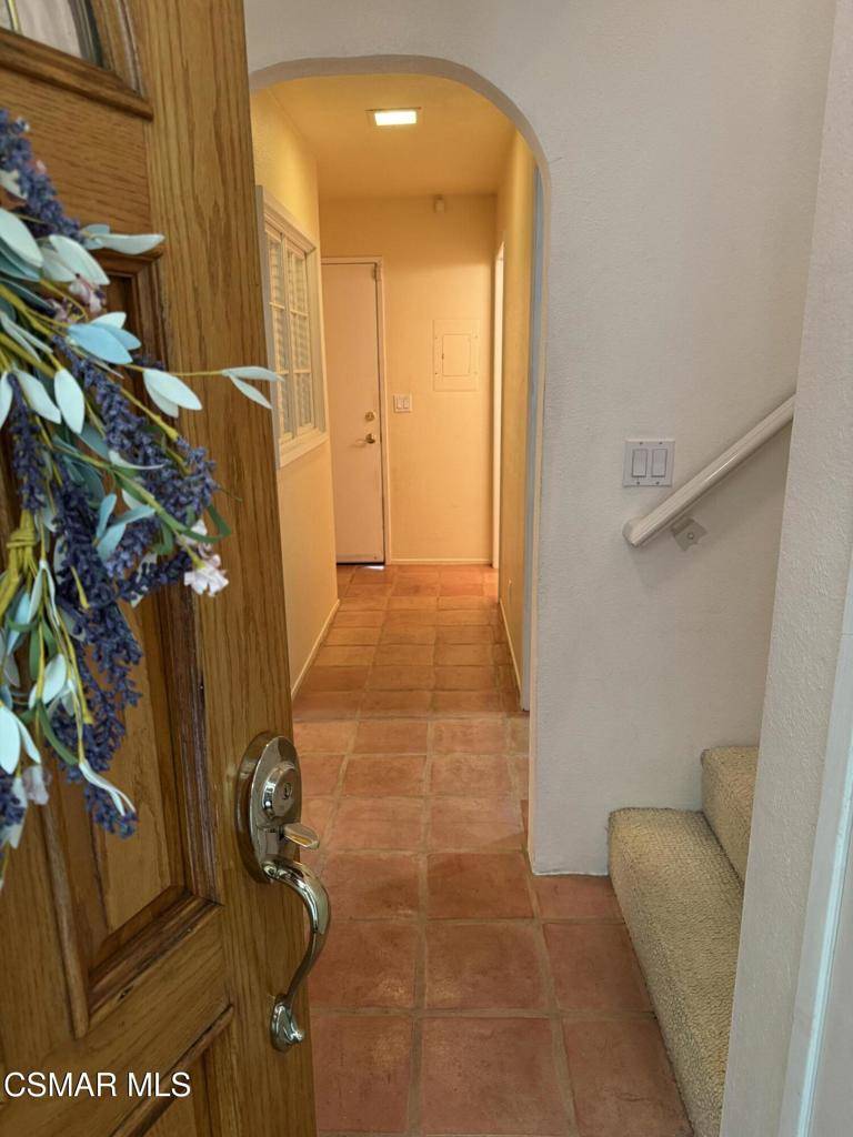 Agoura Hills, CA 91301,5322 Colodny DR #1