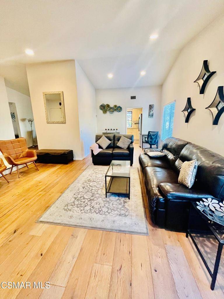 Thousand Oaks, CA 91360,619 Calle Del Sur